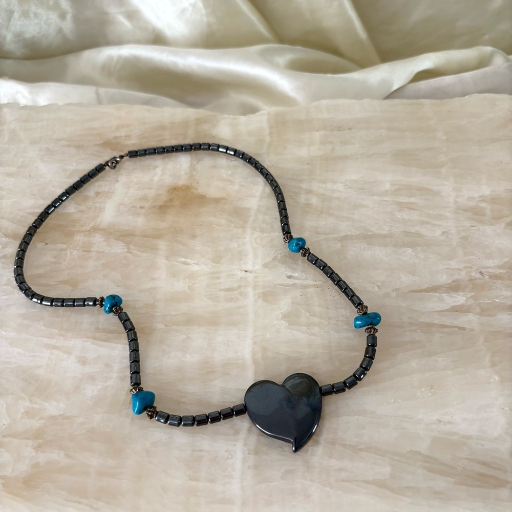 Vintage Y2K hematite stone heart turquoise necklace